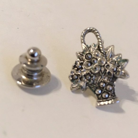 Lapel Pins Tie Tack Lot 4 Butterfly Flower Baskets Signed Avon Sarah Cov Brooch - Picture 6 of 9